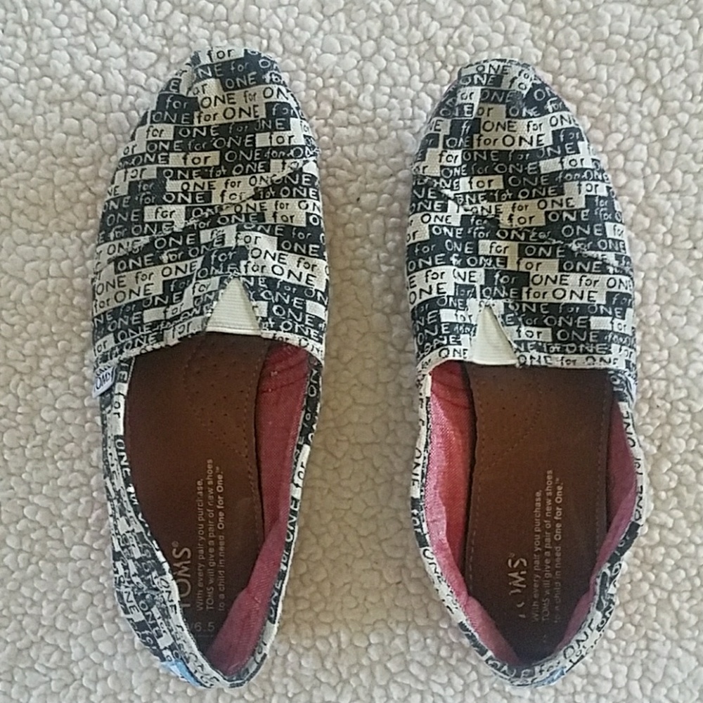 Toms women's Classic Alpargatas One for One print